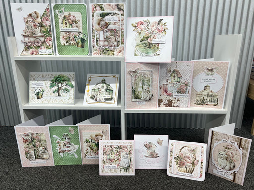 LYNN'S MINTAY PEONY GARDEN  CARD  KIT - LYNN PEONY GARDEN